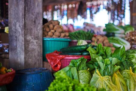 农民市场是传统的农产品销售方式.秋收.健康有机食品概念照片
