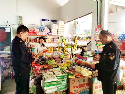 田阳区市场监管局开展春节期间食品安全大排查行动